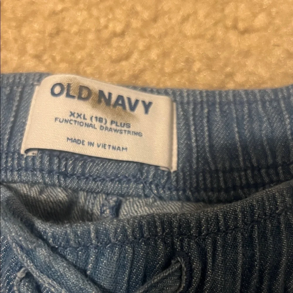 Old Navy Blue Chambray Elastic-Waist Women's Shorts